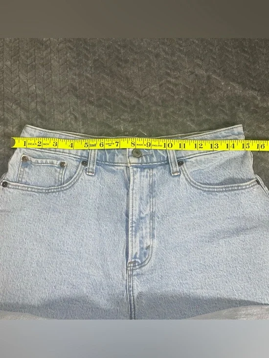 Abercrombie & Fitch Mom Shorts High Rise Light Wash Size 29 (8) Denim - Picture 9 of 15